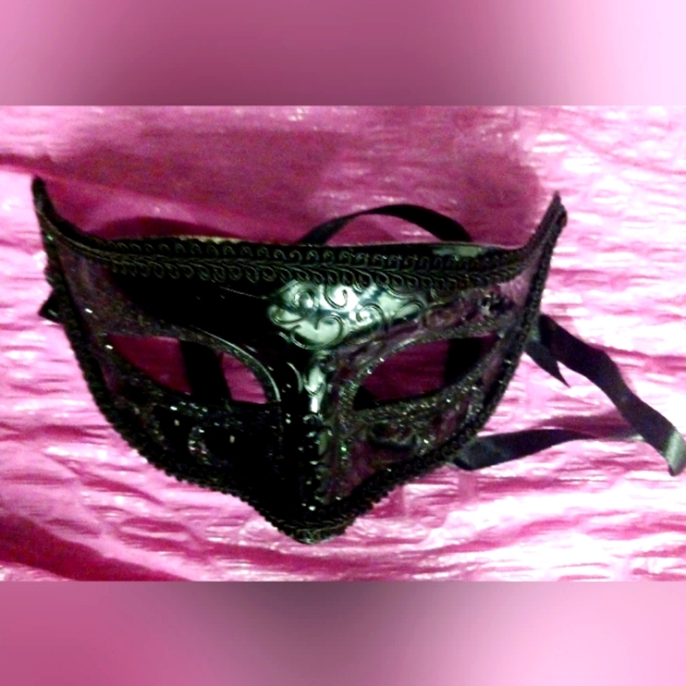Elegant Black Masquerade Mask